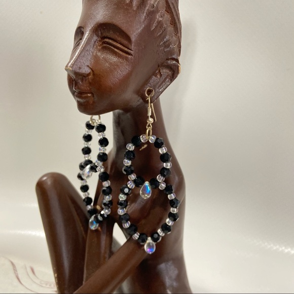Handmade women black and white crystals, beadalon flex wire earrings. NWOT. - Picture 4 of 5